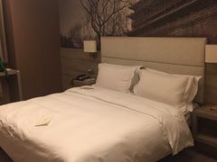 -西安大雁塔科技大学地铁站亚朵酒店