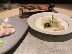 凤梨虾球-穹六人间 people 6(岳阳路店)