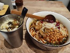 -麻婆婆白家肥肠粉(海岸城店)