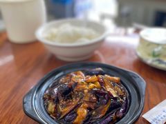 -胡子饮食店