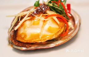 Steamed Dalian Abalone with Xinhui Citrus Peel