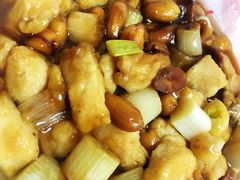 宫保鸡丁-巢香扣肉馆