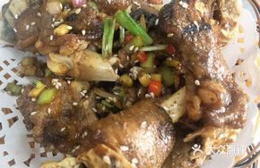 Hand-grabbed Lamb Trotters