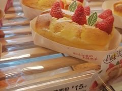 草莓布里欧面包-85度C(广州石牌桥店)