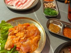 -围炉肉舍•炭烤活鳗•丹东海鲜烤肉(步行街店)