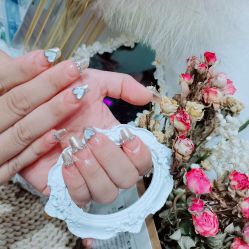 -尤米一站式美甲美睫