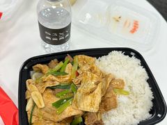 -TESLA 特斯拉(深圳观澜特斯拉直营钣喷中心)