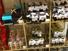 零售区-VENCHI 闻绮(北京国贸商城店)