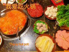 -憨孃孃·重庆老火锅(红山黑金店)