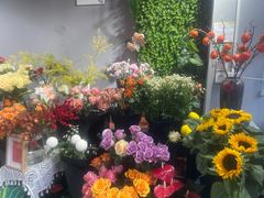 -何兮花店·气球派对鲜花店(马桥银春路万科城店)