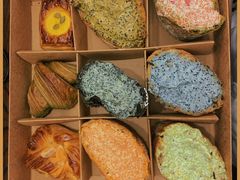 草莓飞鱼籽面包-Let's Taipei 非常烘焙(太古里店)