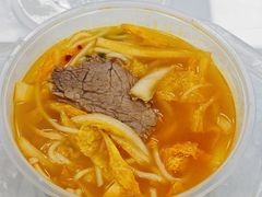 金汤酸辣牛肉米线-第六人民医院-食堂