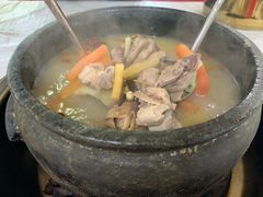 -鲁朗纳麦石锅鸡庄园