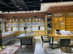 -斯维卡眼镜林·蔡司视觉合作店(青浦宝龙广场店)