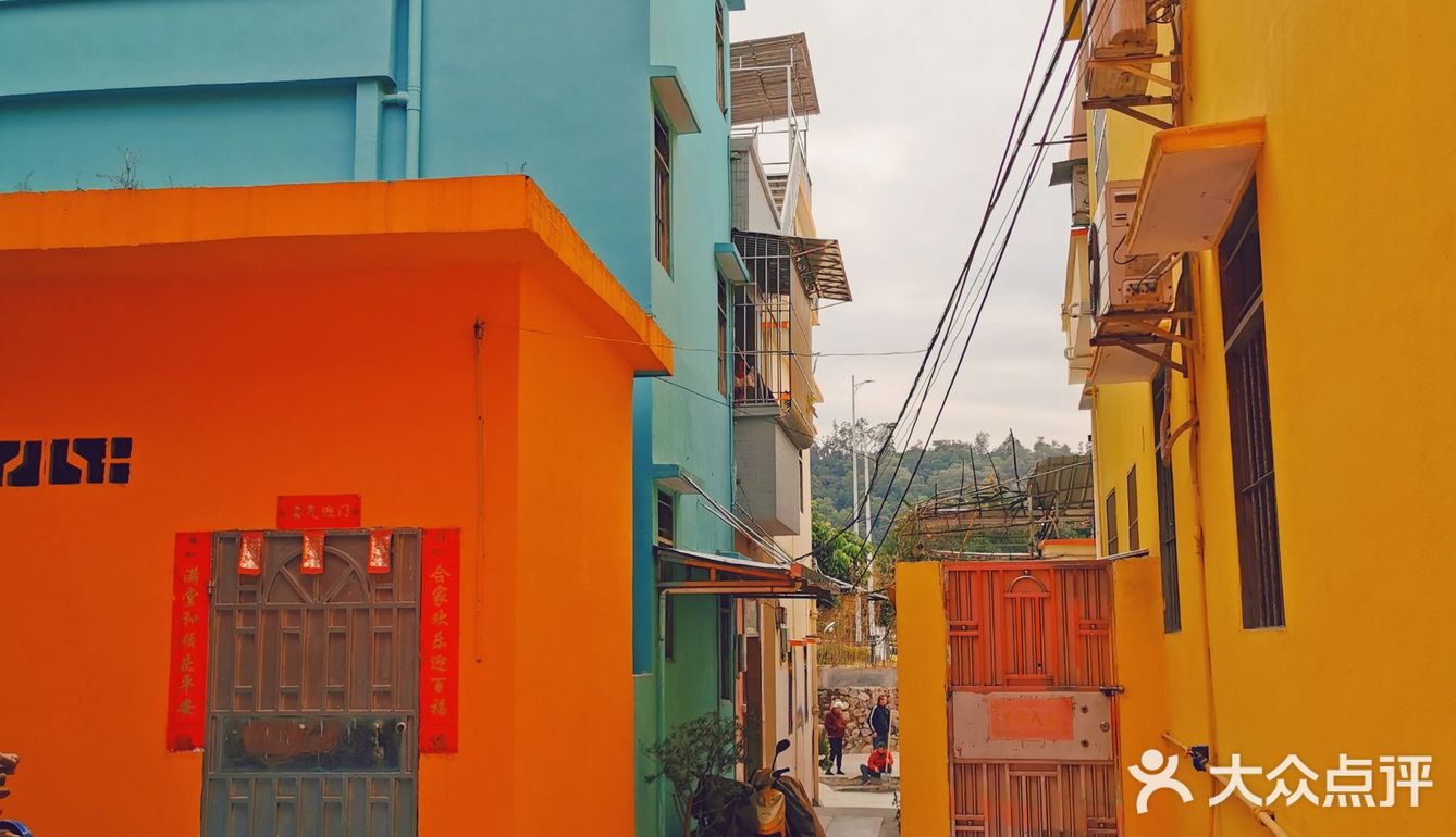来彩虹村🌈，度一个五彩斑斓的周末！☕️