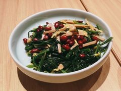 鸡蛋干拌菠菜-宏状元现熬粥·京味菜(三里河店)