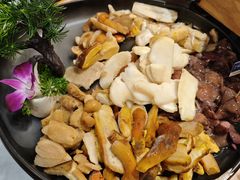-一朵菌·野生菌探索家火锅(南亚店)
