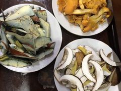 美味牛肝菌-菌之家野生菌火锅
