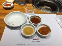 -草家酱蟹炭火烤肉店(珲春南路一店)