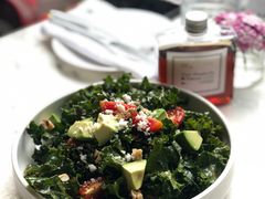 牛油果羽衣甘蓝沙拉-The Rug Cafe(王府中环店)
