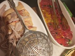 -尚尚仙·酸汤猪手·猪肚鸡火锅(华联万柳购物中心店)