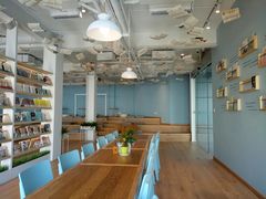 -猫的天空之城概念书店(北戴河蔚蓝海岸店)