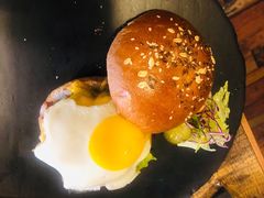 -HIGH FIVE哈福手工汉堡(桂林路店)