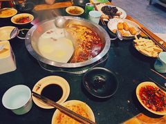 -辣莊重庆老火锅(威海高铁站韩乐坊店)