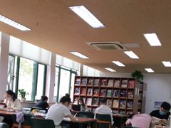 -上海市静安区图书馆(新闸路馆)