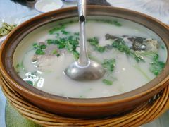 砂锅鱼头汤-鱼水情·农家菜·大鱼头(南山竹海店)