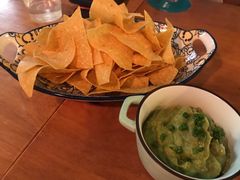 墨式玉米脆片配番茄粒粒沙拉-TEQO·Mexican food & Bar