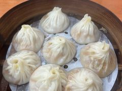 -莱莱小笼·乔艾