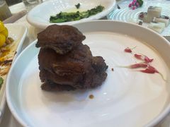 上海熏鱼-老正兴菜馆(福州路店)