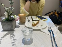 -Fridi Patisserie Cafe