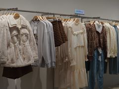 -URBAN REVIVO(欢乐海岸购物中心店)