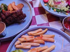 -鲨鱼美式餐厅酒吧Sharky