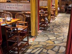-老牌坊云南鱼豆花火锅(爱建店)