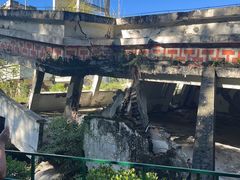 -四川汶川特大地震漩口中学遗址