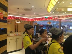 等位区-新一番三文鱼寿司(大东海店)