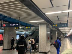 -体育场(地铁站)