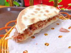 肉夹馍-老陈婆手工面庄