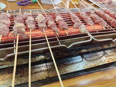 -哈尔滨小酒馆·鲜肉现穿自助烧烤(康新花园店)
