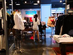 -Hollister(天环广场店)