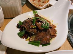 香菜拌牛肉-守柴炉烤鸭(科华中路王府井店)