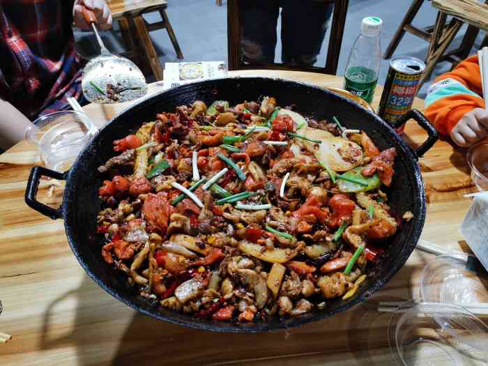 黄师傅湘西铁板烧-"朋友圈看到有人分享了这家湘西铁板烧,之前.