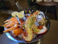 -Oasis Bar & Grill