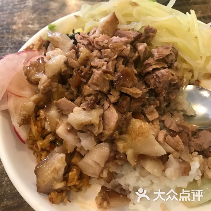 特色豬腳飯