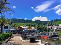 -亚龙湾亚泰商业街