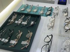 -视野联行眼镜·蔡司·尼康战略合作店(城西银泰店)