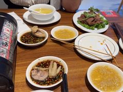 -齐齐衮·廟街生蚝雞煲(荔湾地铁站店)